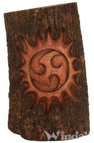 WINDALF Celtic Deko Baumstamm TRIANA 30 cm Triskele mit Sonne Handarbeit Holz WINDALF Celtic Deko Baumstamm TRIANA 30 cm Triskele mit Sonne Handarbeit Holz - Windalf.de