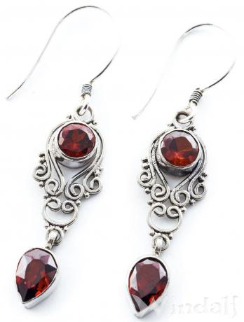 WINDALF Zarte Mittelalter-Ohrringe NARIZA 4.5 cm Echter Granat Handarbeit Silber WINDALF Zarte Mittelalter-Ohrringe NARIZA 4.5 cm Echter Granat Handarbeit Silber - Windalf.de