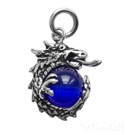 WINDALF Schmuck Anhänger DYLAN 2.7 cm Kleiner Drache Mit blauer Kugel Vintage Silber - Windalf.de