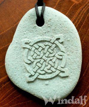 WINDALF Schmuck Anhänger AEGAN Celtic 4 Elemente grün-grauer Stein WINDALF Schmuck Anhänger AEGAN Celtic 4 Elemente grün-grauer Stein - Windalf.de