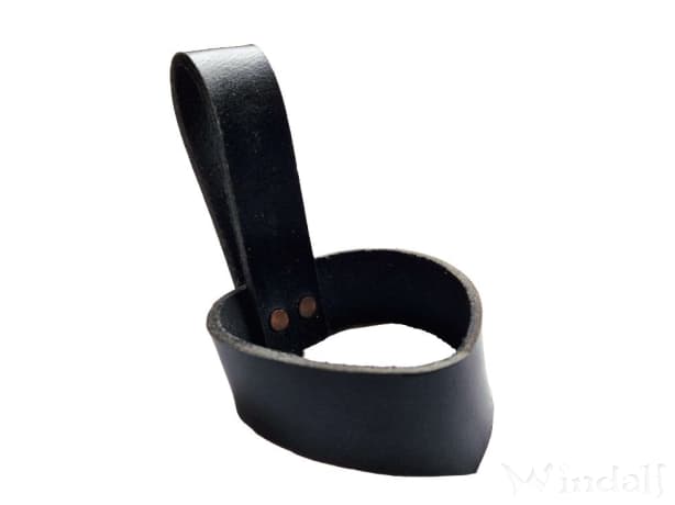 WINDALF Trinkhorn Schwarzer Gürtelhalter FIANA für 0,3 Liter aus Leder - Windalf.de