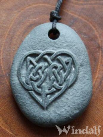 WINDALF Anhänger DAENERYS Keltisches Herz grauer Stein - Windalf.de
