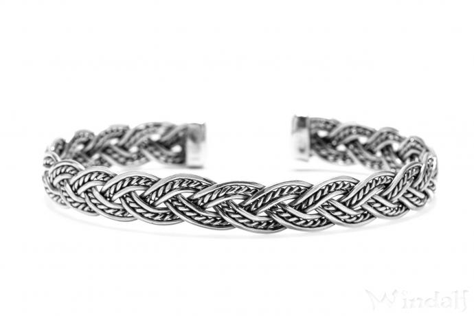 WINDALF Zarter Wikinger Armschmuck LUCANA Ø 5.8 cm Traditioneller Flechtschmuck Armreif Handarbeit Silber WINDALF Zarter Wikinger Armschmuck LUCANA Ø 5.8 cm Traditioneller Flechtschmuck Armreif Handarbeit Silber - Windalf.de
