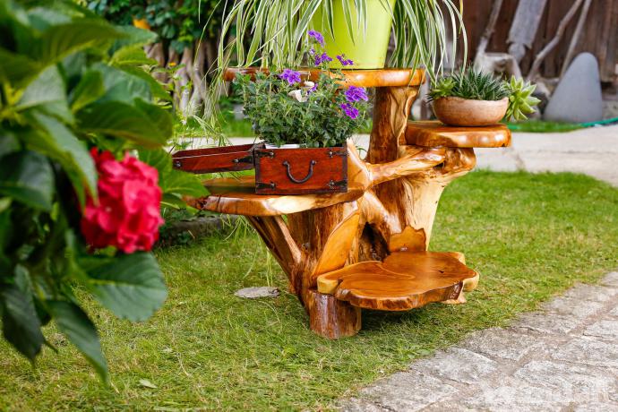 WINDALF Blumenbank mit 4 Ablagen HATHALDIR 100 cm Natur Holz