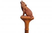 WINDALF Wikinger Wanderstab Wolf WULF 180 cm Mittelalter Wanderstock Handarbeit Holz - Windalf.de