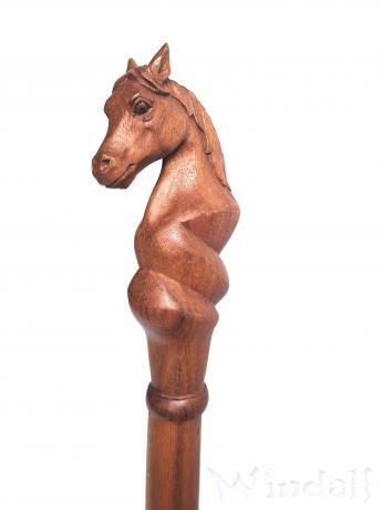 WINDALF Pferde Wanderstab Das WILDE PFERD 130 cm Mittelalter Zauber Magierstab Handarbeit aus Holz - Windalf.de