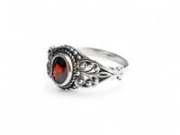 WINDALF Damen Ring MIA 10 mm Roter Zirkonia Zarte Ornamentik Silber - Windalf.de